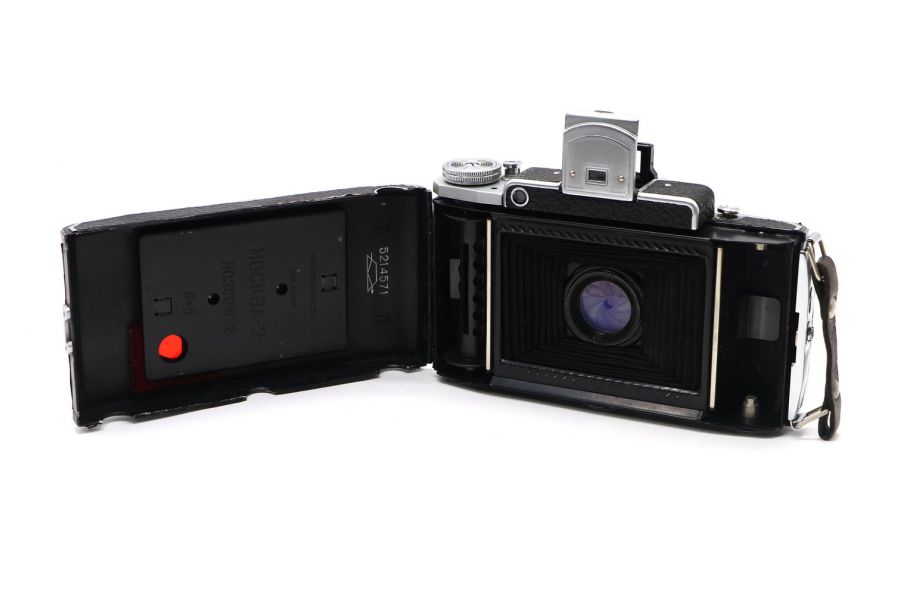 Складной советский фотоаппарат Москва 2 (КМЗ)