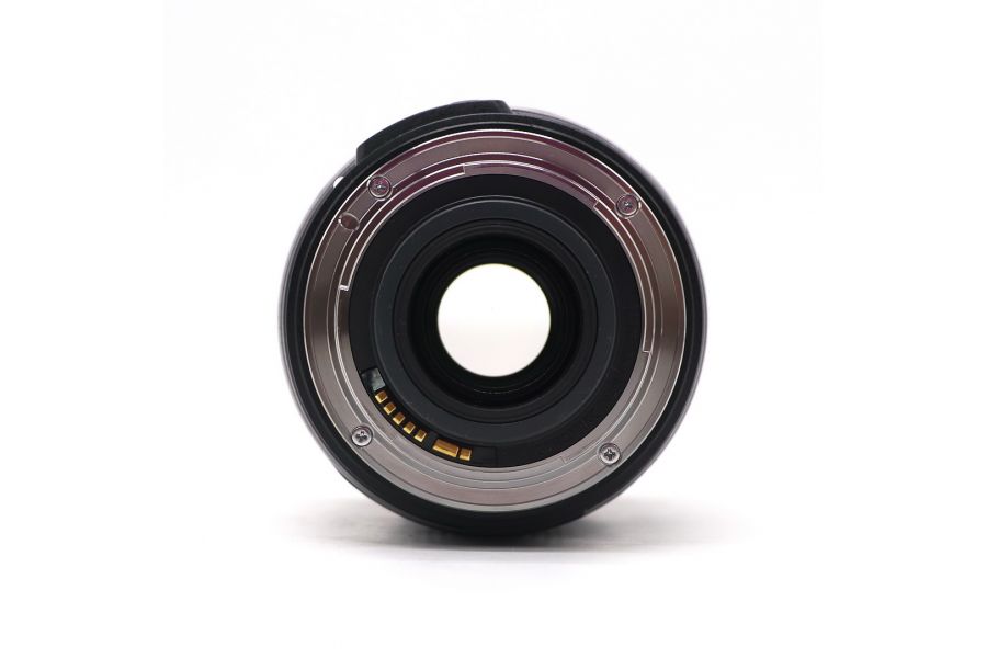 Зум-объектив Canon EF-S 18-200mm f/3.5-5.6 IS