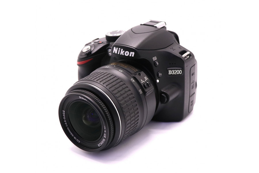 Камера Nikon D3200 kit (пробег 3755 кадров)