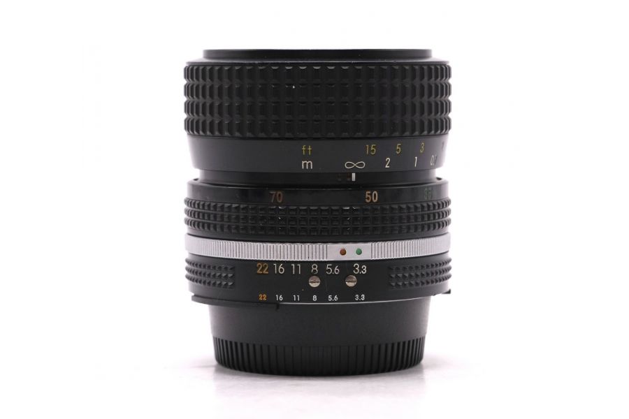 Объектив Nikon 35-70mm f/3.3-4.5 Zoom-Nikkor