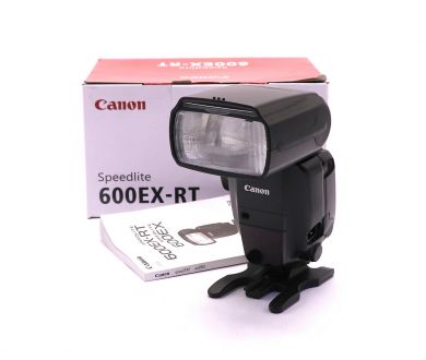 Накамерная фотовспышка Canon Speedlite 600EX-RT в упаковке