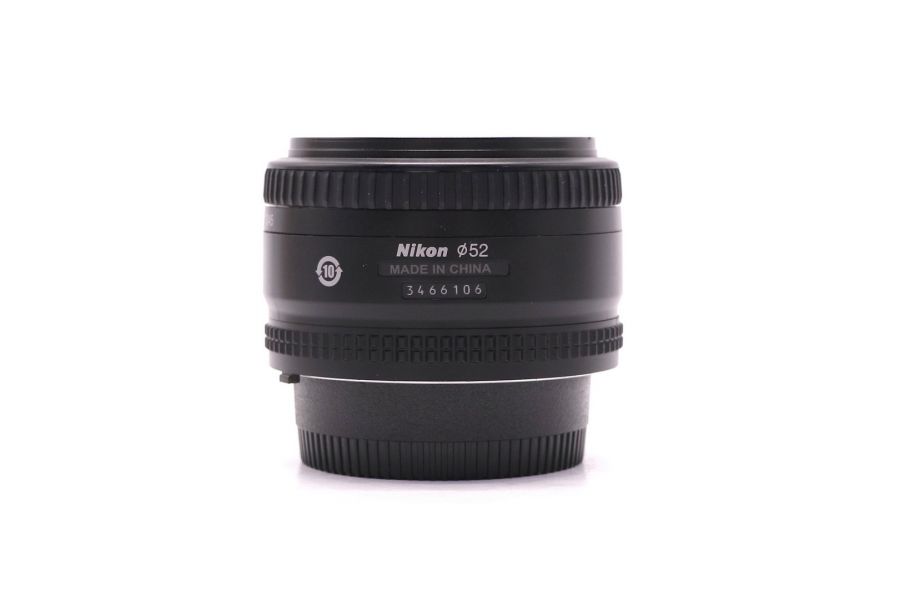 Объектив Nikon 50mm f/1.8D AF Nikkor в упаковке