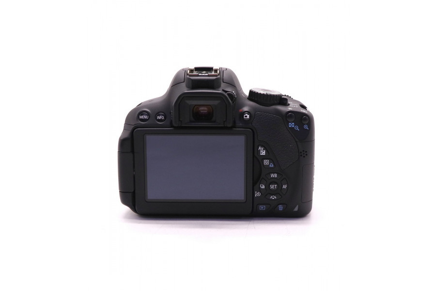 Canon EOS 650D kit (пробег 9000 кадров)