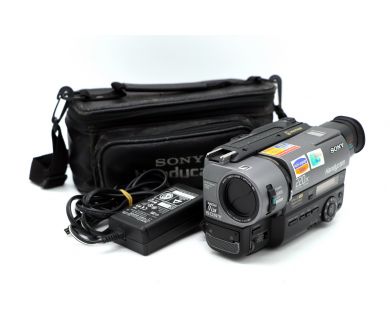Видеокамера кассетная Sony CCD-TR730E Handycam