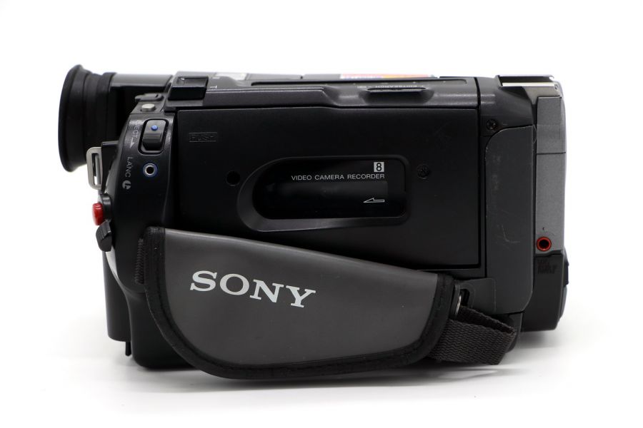 Видеокамера кассетная Sony CCD-TR730E Handycam