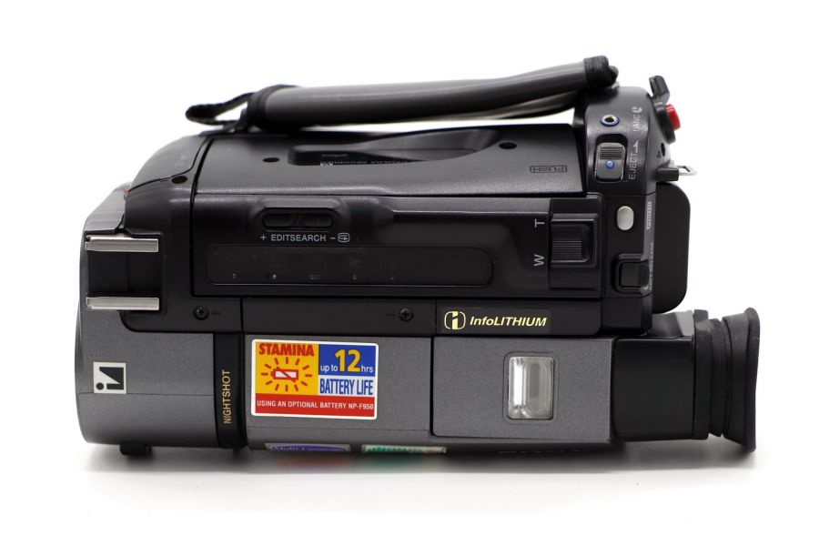 Видеокамера кассетная Sony CCD-TR730E Handycam