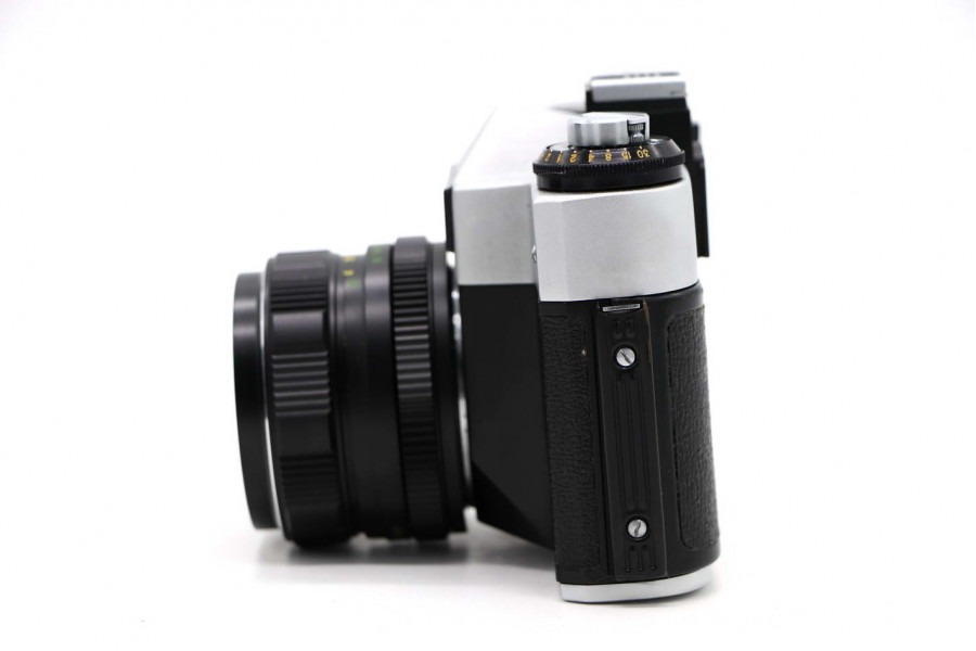 Фотоаппарат Зенит ЕТ silver + Гелиос (СССР, 1981)