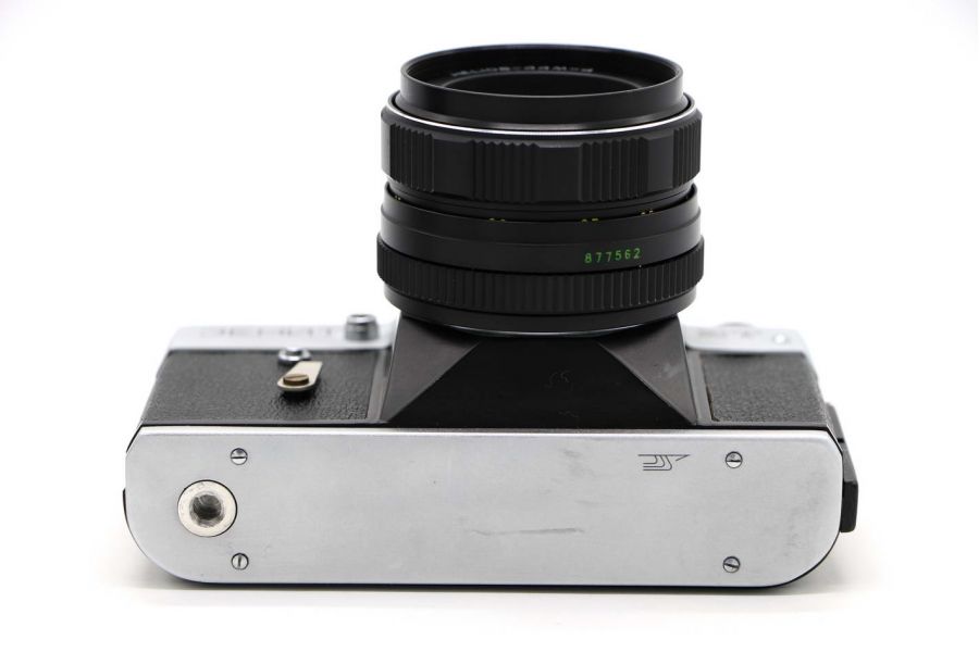 Фотоаппарат Зенит ЕТ silver + Гелиос (СССР, 1981)