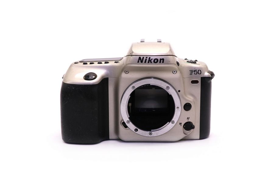 Автофокусная зеркальная камера Nikon F50 body