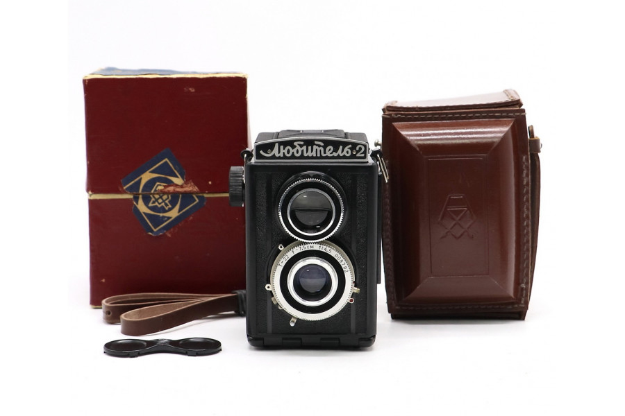 Советский фотоаппарат Любитель 2 в упаковке