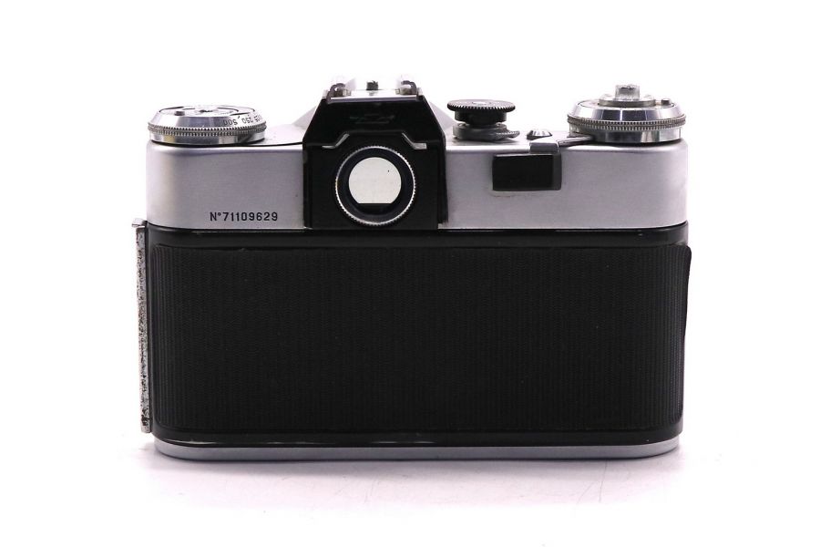 Советский зеркальный фотоаппарат Зенит-Е Body