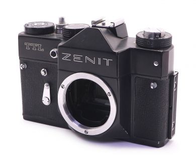 Фотокамера Зенит ТТЛ / Zenit TTL body (СССР, 1982)