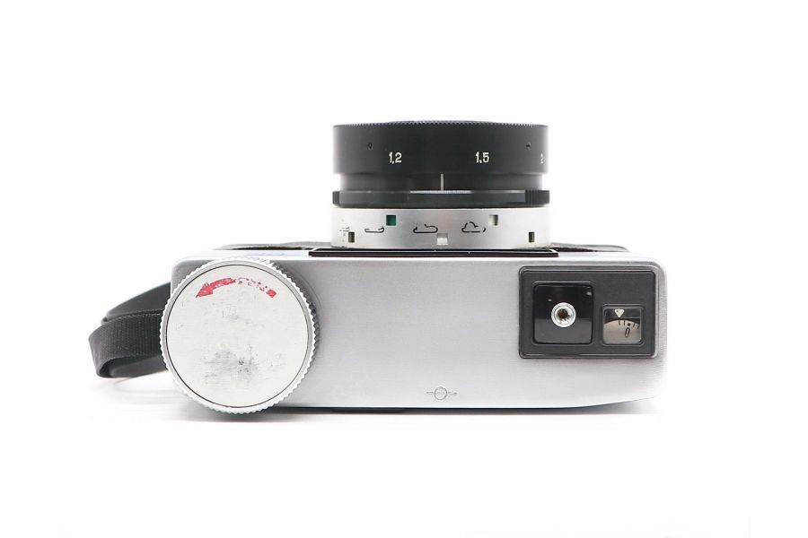 Советский аналоговый фотоаппарат Ломо 135M