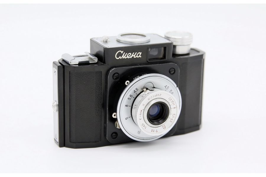 Фотокамера Смена 1-го выпуска (СССР, 1955г.)
