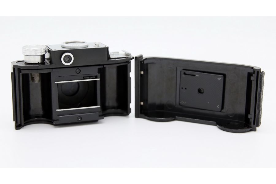 Фотокамера Смена 1-го выпуска (СССР, 1955г.)