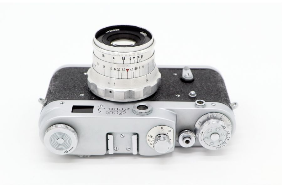 Фотоаппарат Ранний Фэд 3 безкурковый (СССР)