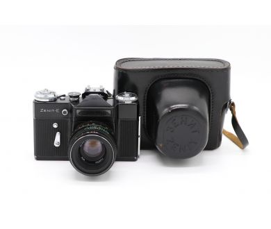 Фотоаппарат зеркальный Зенит-Е черный (СССР, 1975)