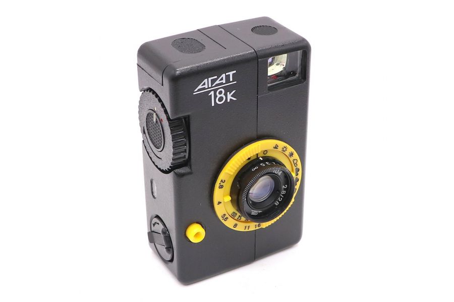Шкальный полуформатный фотоаппарат Агат 18К (СССР)