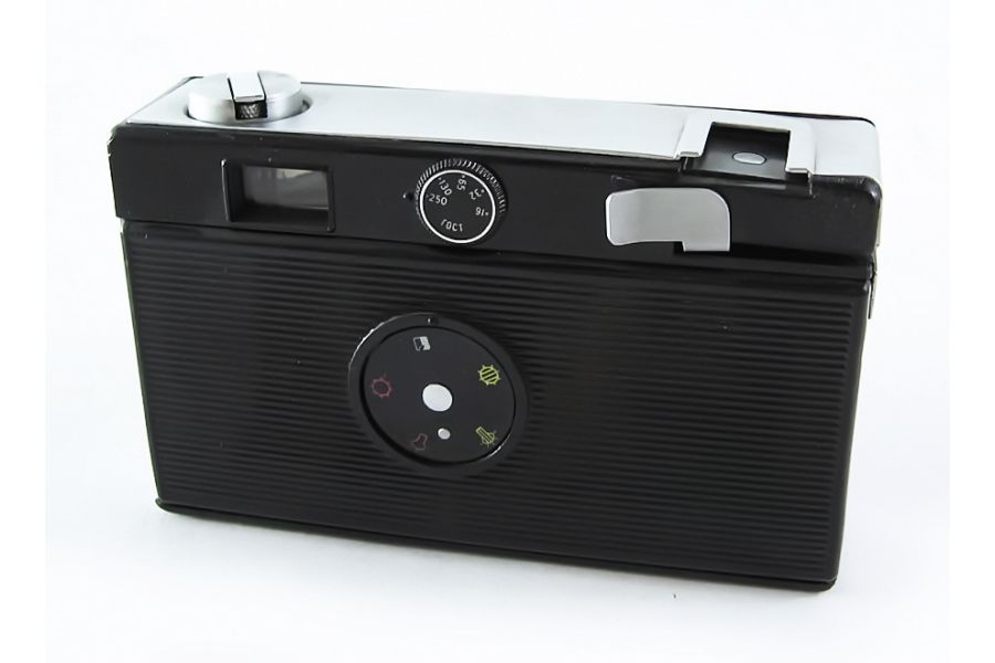 Вилия-авто советский малоформатный фотоаппарат