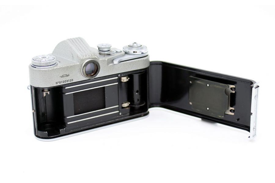 Фотоаппарат Кристалл + Индустар-50 (СССР, 1962г.)