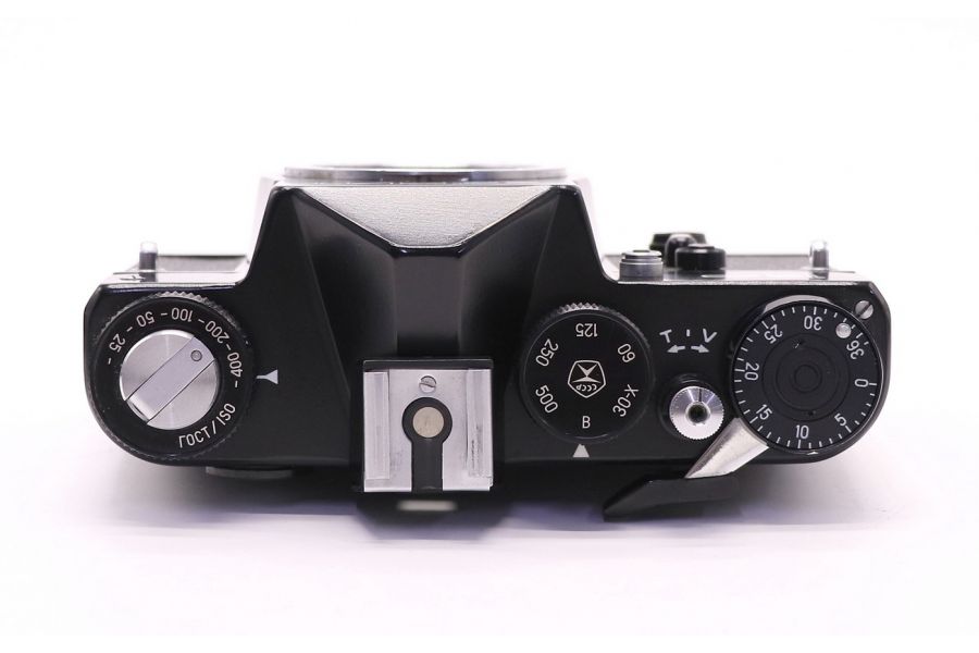 Советский зеркальный фотоаппарат Зенит 12СД / Zenit 12CD body