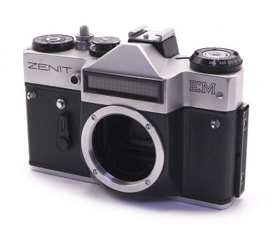 Фотокамера зеркальная Зенит-ЕМ body silver (СССР)