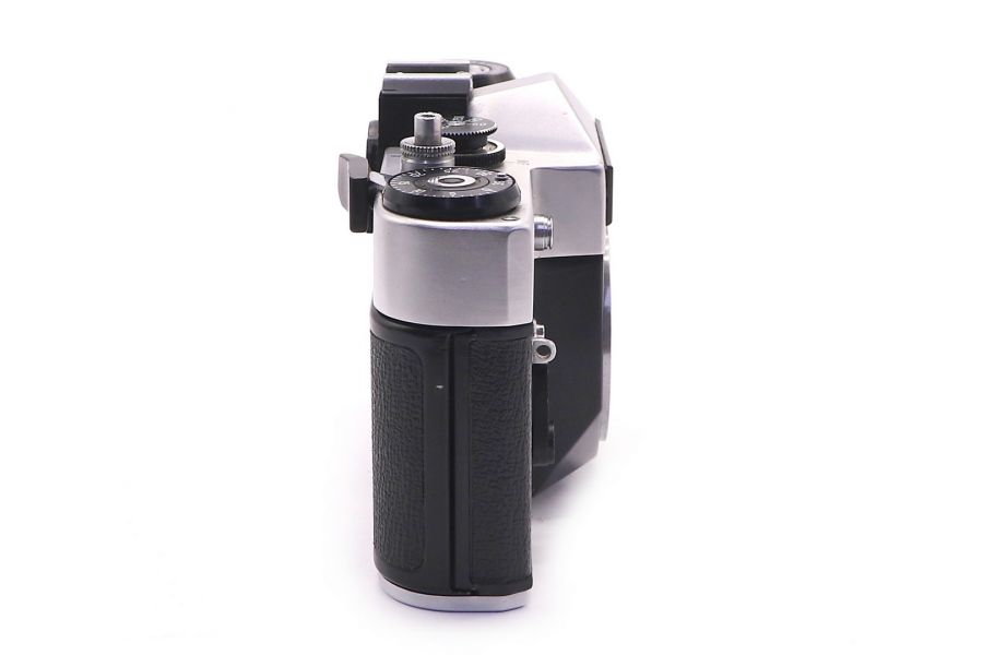 Фотокамера зеркальная Зенит-ЕМ body silver (СССР)