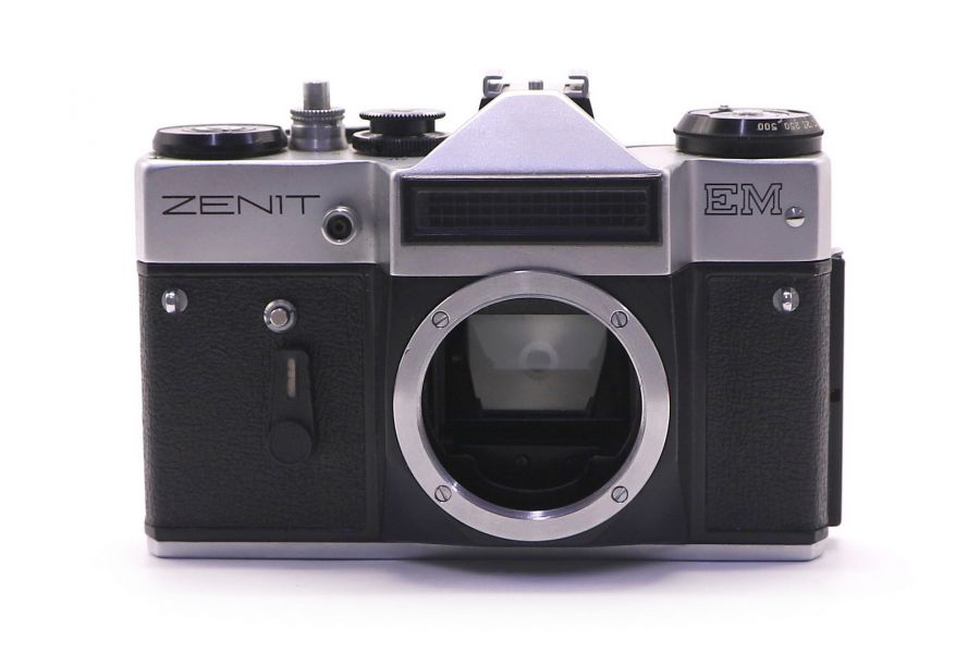 Фотокамера зеркальная Зенит-ЕМ body silver (СССР)