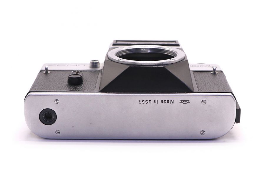 Фотокамера зеркальная Зенит-ЕМ body silver (СССР)