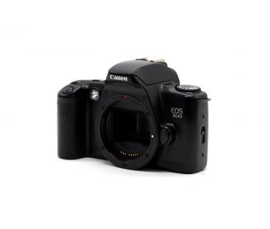 Пленочная зеркальная камера Canon EOS 500 body