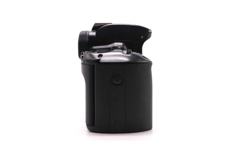 Пленочный зеркальный фотоаппарат Canon EOS 500 body