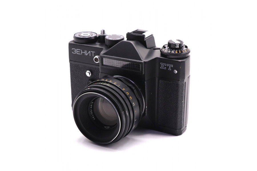 Фотокамера Зенит ЕТ + Гелиос-44-2 2/58 (СССР)