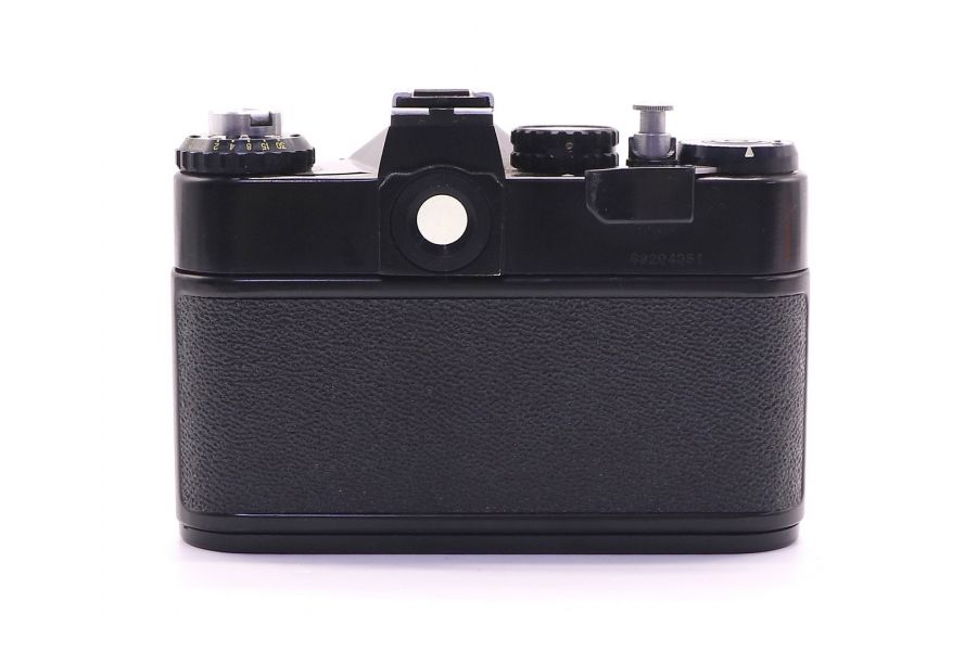 Советский малоформатный фотоаппарат Зенит 11 body