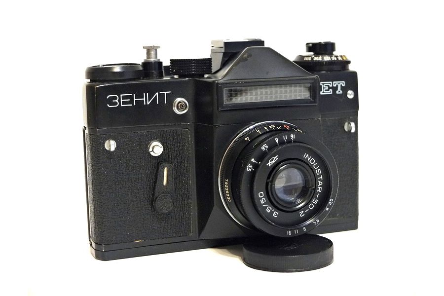 Зеркалка Зенит с объективом СССР