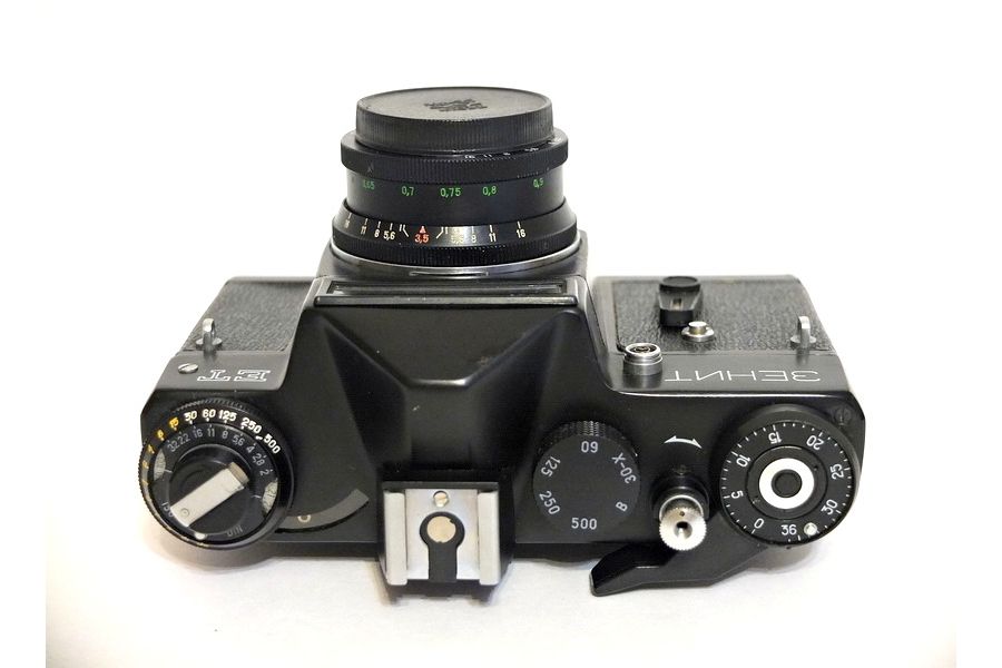 Зеркалка Зенит с объективом СССР