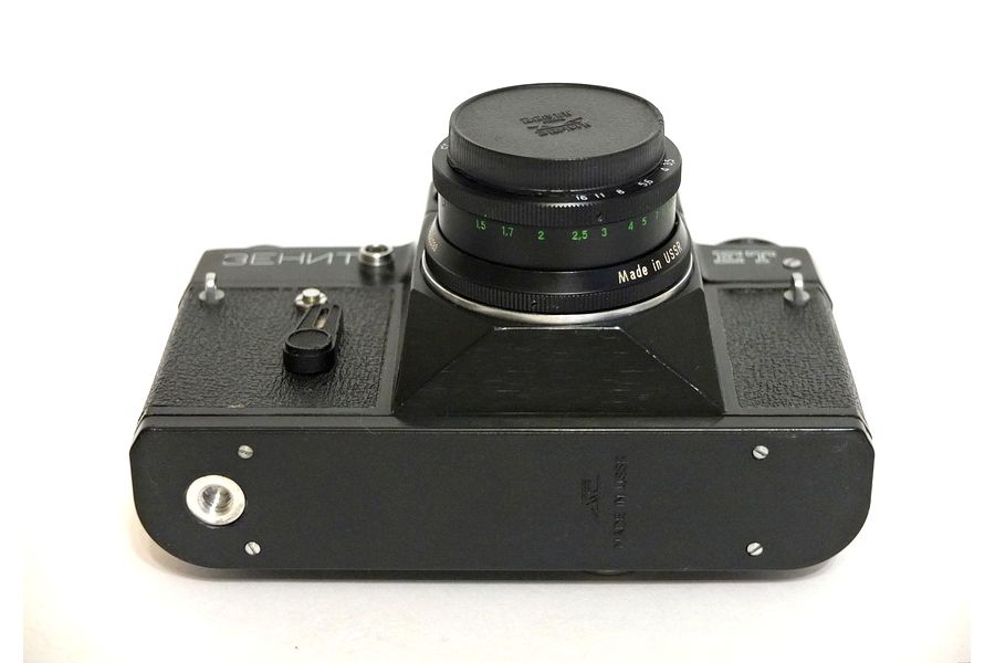 Зеркалка Зенит с объективом СССР