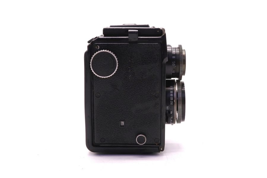 Советский фотоаппарат Любитель 166 (Олимпийский)