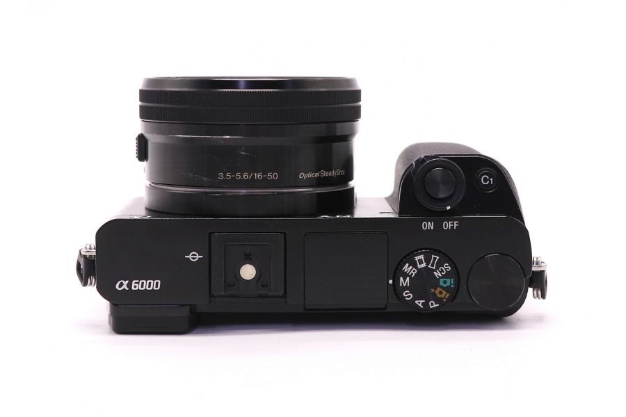 Sony A6000 ILCE-6000L kit (пробег 3100 кадров)