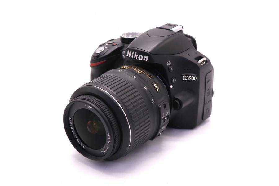 Nikon D3200 kit в упаковке (пробег 3845 кадров)