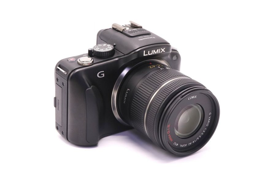 Беззеркальная камера Panasonic Lumix DMC-G3 kit