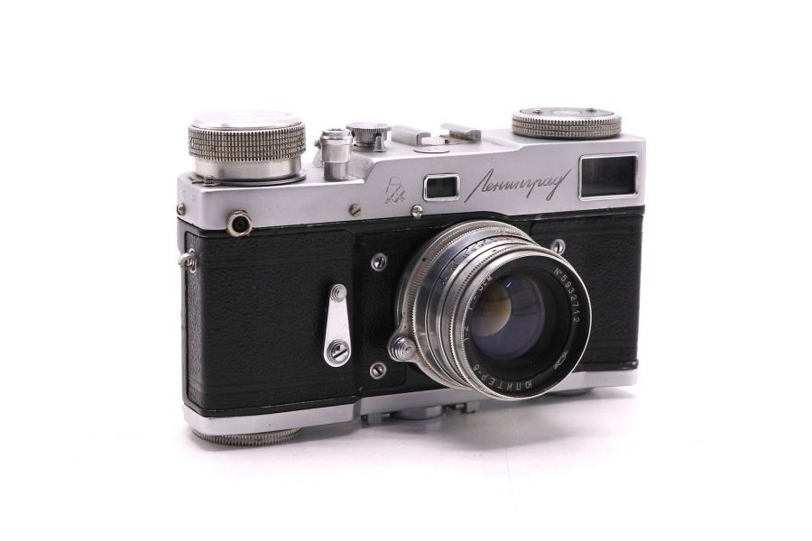 Плёночный  фотоаппарат Ленинград + Юпитер-8 П