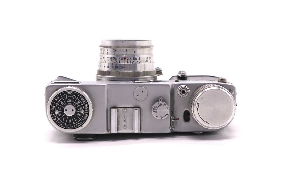 Плёночный  фотоаппарат Ленинград + Юпитер-8 П