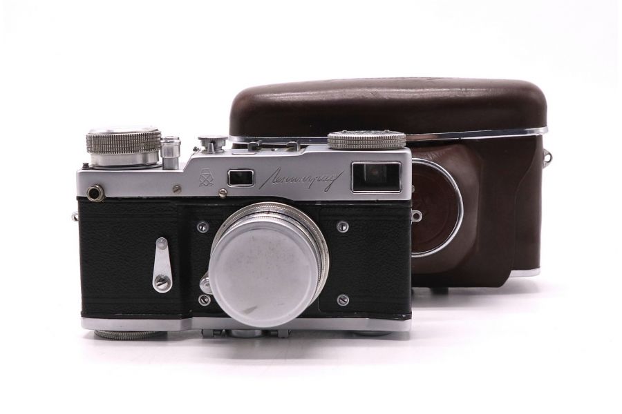 Плёночный  фотоаппарат Ленинград + Юпитер-8 П