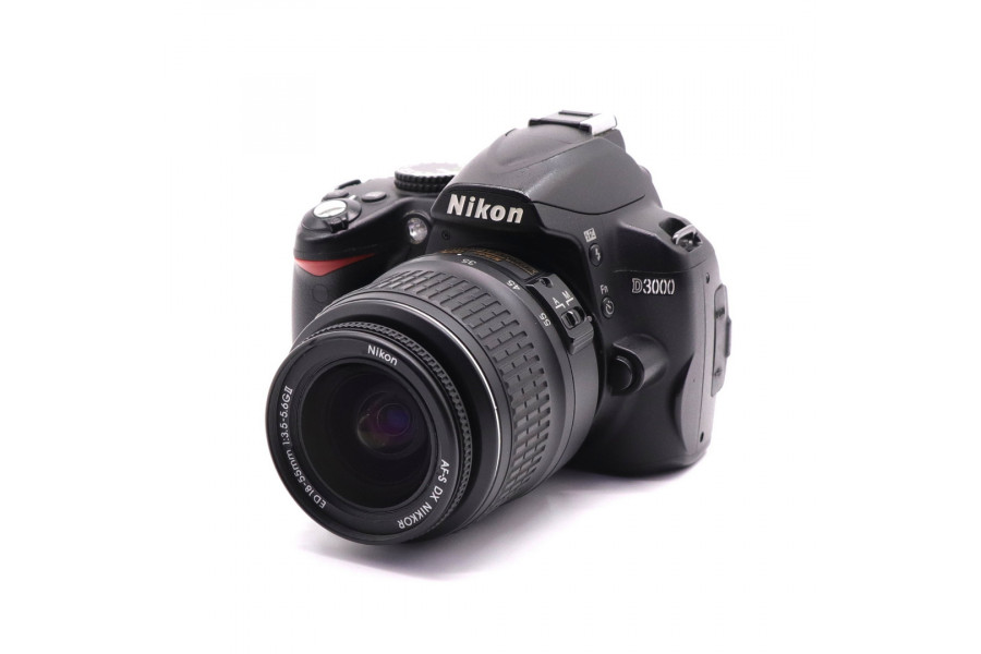 Фотокамера Nikon D3000 kit (пробег 12150 кадров)