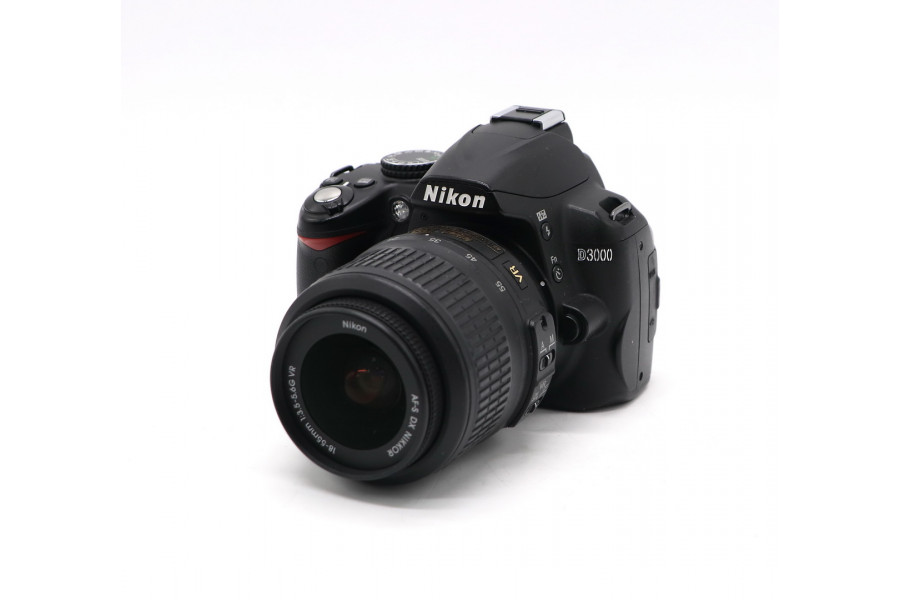 Фотокамера Nikon D3000 kit (пробег 16120 кадров)