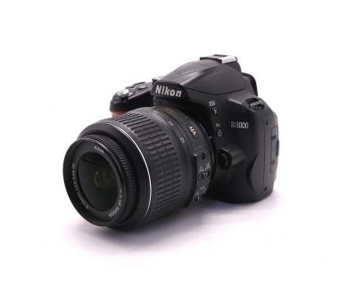 Фотокамера Nikon D3000 kit (пробег 13360 кадров)