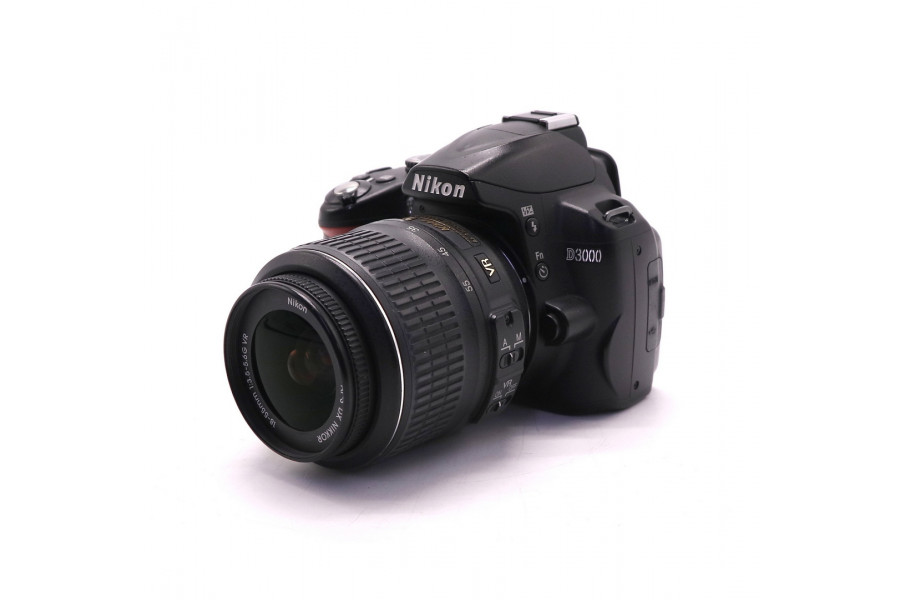 Фотокамера Nikon D3000 kit (пробег 13360 кадров)