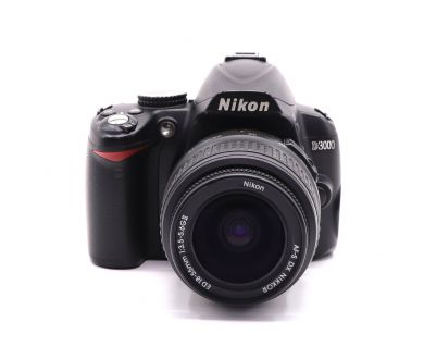 Фотокамера Nikon D3000 kit (пробег 12150 кадров)