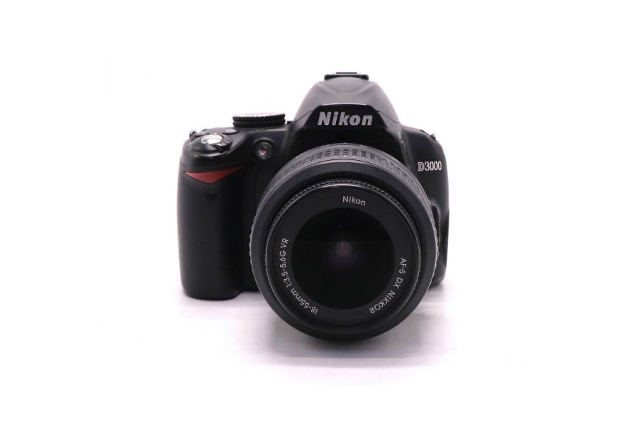 Фотокамера Nikon D3000 kit (пробег 13360 кадров)