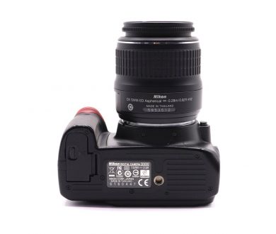 Фотокамера Nikon D3000 kit (пробег 12150 кадров)